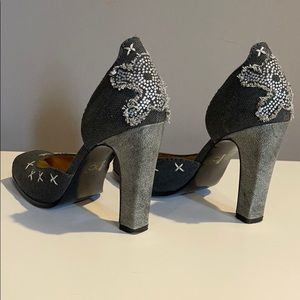 Fabric pumps with rhinestone skulls